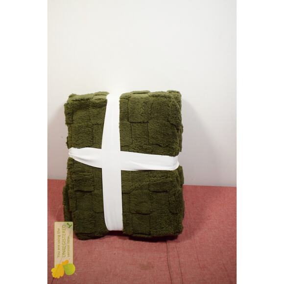 Makers Collective Teen Checkered Plush 50x60" Throw Blanket Army Green* - Picture 4 of 5